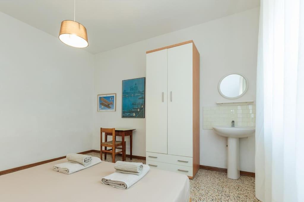 Budget! Free Parking 3 Comodo *